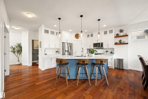 20722 56A Avenue, Edmonton, AB - Indoor Photo Showing Kitchen With Upgraded Kitchen