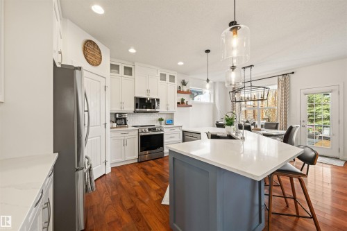 20722 56A Avenue, Edmonton, AB - Indoor Photo Showing Kitchen With Upgraded Kitchen