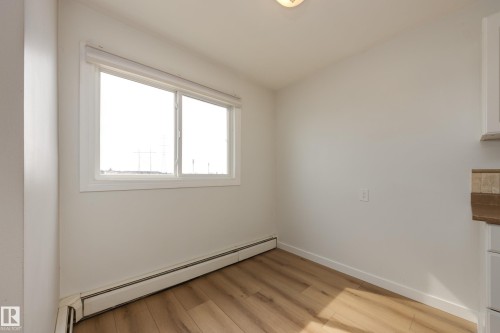 46 11265 31 Avenue, Edmonton, AB - Indoor Photo Showing Other Room
