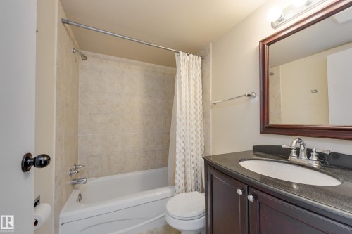 46 11265 31 Avenue, Edmonton, AB - Indoor Photo Showing Bathroom