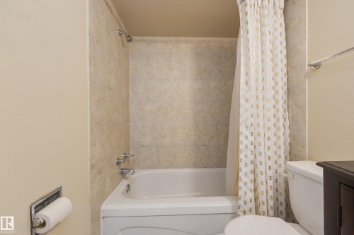 46 11265 31 Avenue, Edmonton, AB - Indoor Photo Showing Bathroom