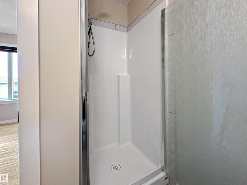 19615 28 Avenue, Edmonton, AB - Indoor Photo Showing Bathroom