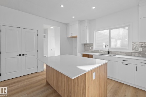 54 Eden Link, Fort Saskatchewan, AB - Indoor Photo Showing Kitchen With Upgraded Kitchen