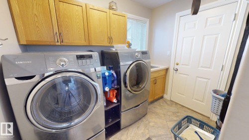 325 Cutts Court, Edmonton, AB - Indoor Photo Showing Laundry Room