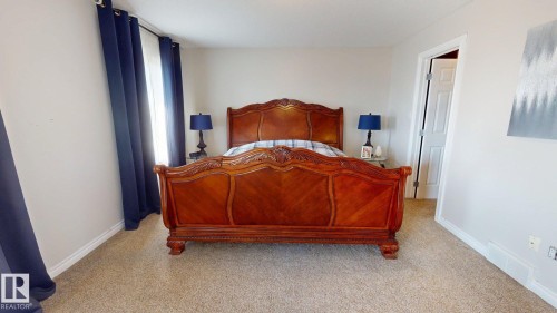 325 Cutts Court, Edmonton, AB - Indoor Photo Showing Bedroom