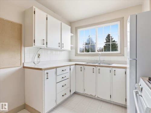 12324 104 Street, Edmonton, AB - Indoor