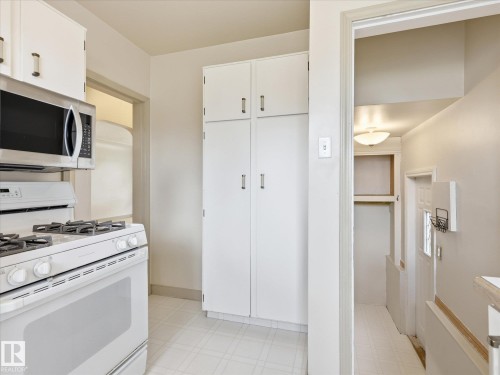 12324 104 Street, Edmonton, AB - Indoor Photo Showing Kitchen