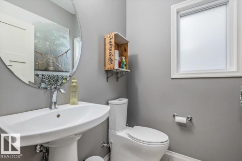 22933 94A Avenue, Edmonton, AB - Indoor Photo Showing Bathroom