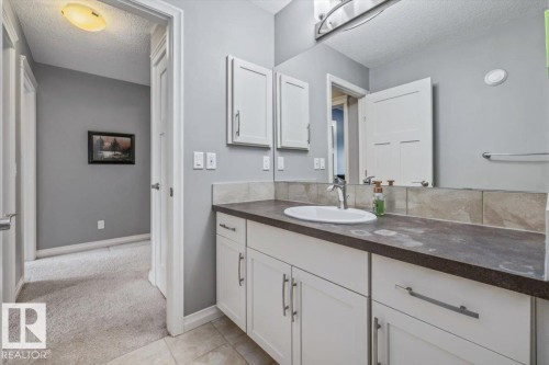 22933 94A Avenue, Edmonton, AB - Indoor Photo Showing Bathroom