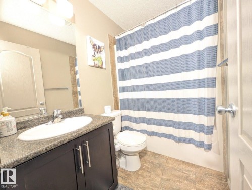 3336 17B Avenue, Edmonton, AB - Indoor Photo Showing Bathroom