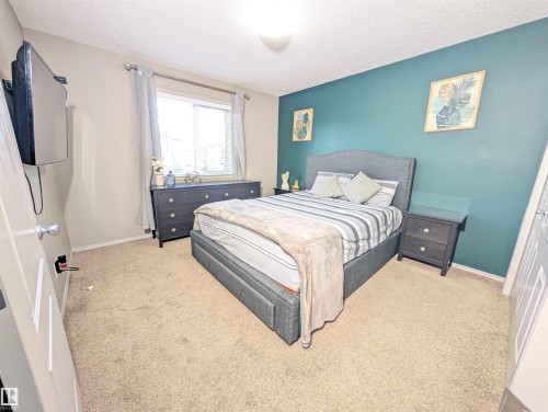 3336 17B Avenue, Edmonton, AB - Indoor Photo Showing Bedroom