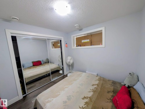 3336 17B Avenue, Edmonton, AB - Indoor Photo Showing Bedroom
