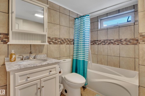 14104 79 Street, Edmonton, AB - Indoor Photo Showing Bathroom