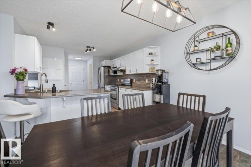 3570 Mclean Crescent, Edmonton, AB - Indoor Photo Showing Dining Room