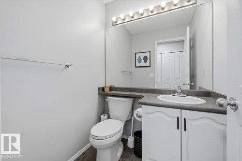 3570 Mclean Crescent, Edmonton, AB - Indoor Photo Showing Bathroom