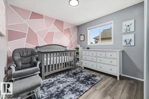 3570 Mclean Crescent, Edmonton, AB - Indoor Photo Showing Bedroom