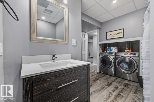 3570 Mclean Crescent, Edmonton, AB - Indoor Photo Showing Laundry Room