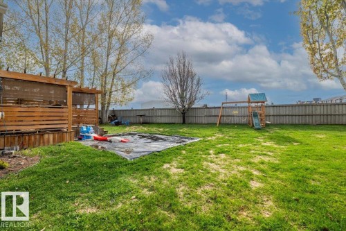 3570 Mclean Crescent, Edmonton, AB - Outdoor