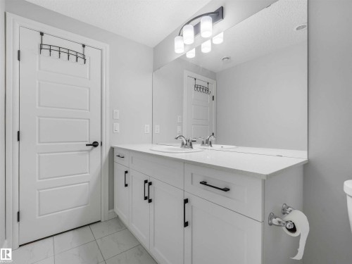 19310 26A Ave, Edmonton, AB - Indoor Photo Showing Bathroom