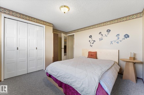 886 Knottwood Road S, Edmonton, AB - Indoor Photo Showing Bedroom