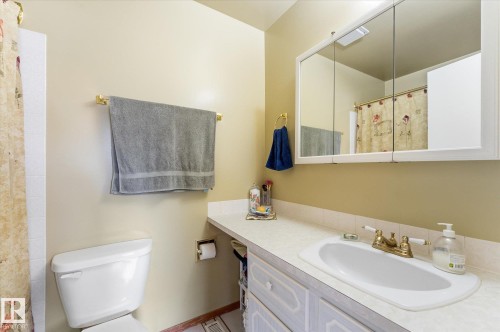 886 Knottwood Road S, Edmonton, AB - Indoor Photo Showing Bathroom