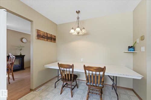 886 Knottwood Road S, Edmonton, AB - Indoor Photo Showing Dining Room