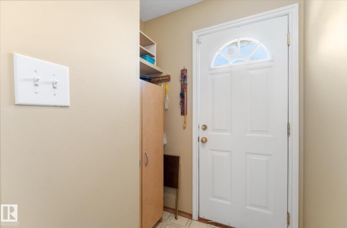 886 Knottwood Road S, Edmonton, AB - Indoor Photo Showing Other Room