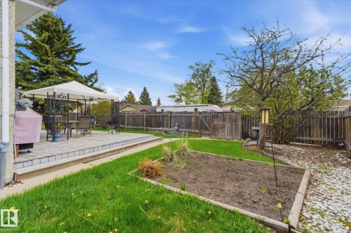 886 Knottwood Road S, Edmonton, AB - Outdoor With Backyard