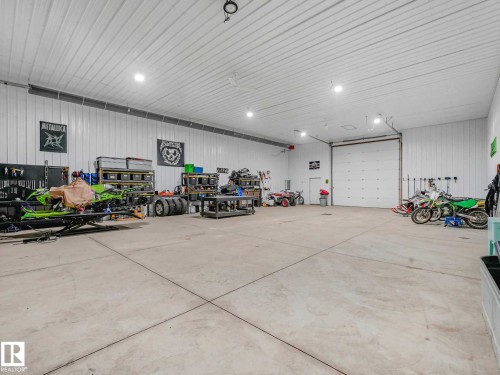 60030 Range Road 225, Rural Thorhild County, AB - Indoor Photo Showing Garage