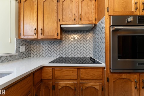 9523 134 Avenue, Edmonton, AB - Indoor Photo Showing Kitchen