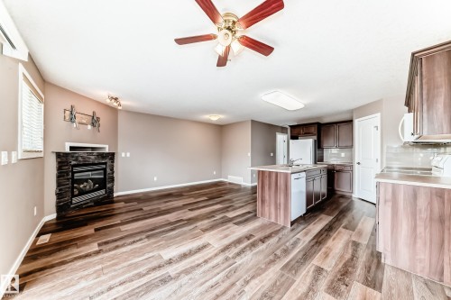 16737 60St, Edmonton, AB - Indoor Photo Showing Kitchen