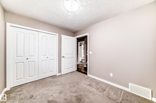16737 60St, Edmonton, AB - Indoor Photo Showing Other Room