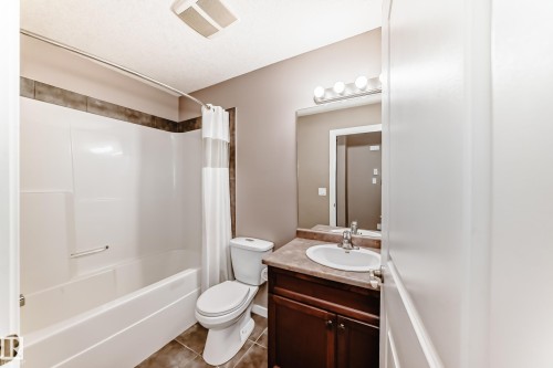 16737 60St, Edmonton, AB - Indoor Photo Showing Bathroom