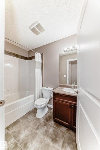 16737 60St, Edmonton, AB - Indoor Photo Showing Bathroom