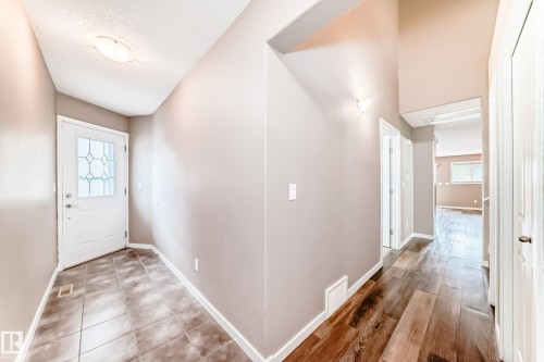 16737 60St, Edmonton, AB - Indoor Photo Showing Other Room