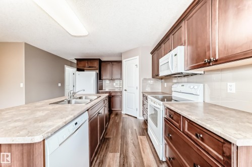 16737 60St, Edmonton, AB - Indoor Photo Showing Kitchen With Double Sink