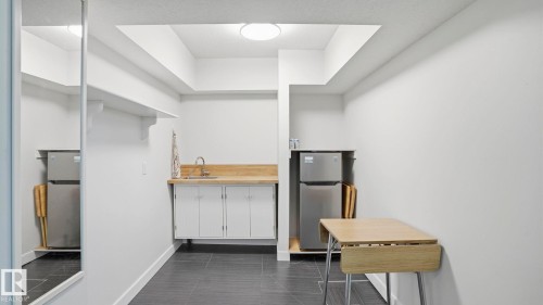9611 77 Avenue, Edmonton, AB - Indoor