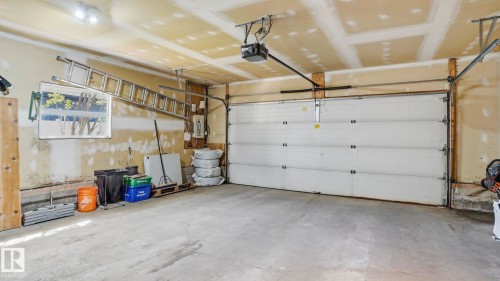 9611 77 Avenue, Edmonton, AB - Indoor Photo Showing Garage