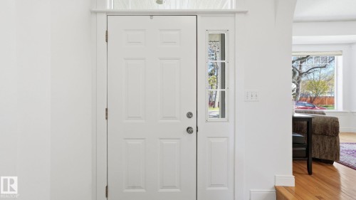 9611 77 Avenue, Edmonton, AB - Indoor Photo Showing Other Room