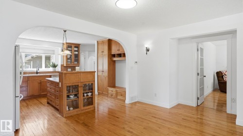 9611 77 Avenue, Edmonton, AB - Indoor