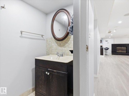 14320 117 Street, Edmonton, AB - Indoor Photo Showing Bathroom