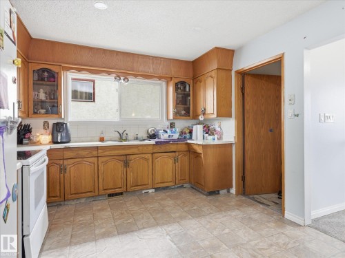 14320 117 Street, Edmonton, AB - Indoor Photo Showing Kitchen With Double Sink