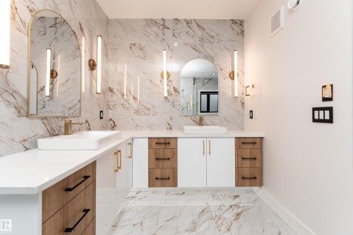 16511 8 Street, Edmonton, AB - Indoor Photo Showing Bathroom