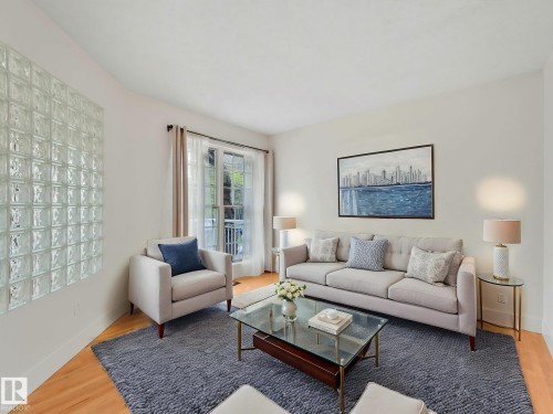 9642 100 Street, Edmonton, AB - Indoor Photo Showing Living Room