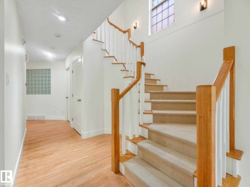9642 100 Street, Edmonton, AB - Indoor Photo Showing Other Room