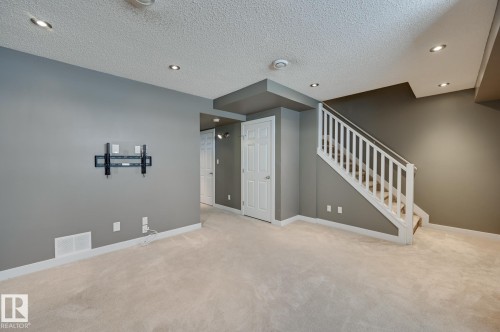 38 6032 38 Avenue, Edmonton, AB - Indoor Photo Showing Other Room
