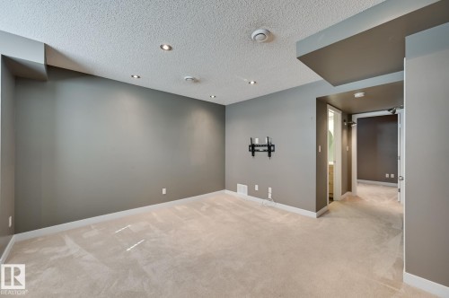 38 6032 38 Avenue, Edmonton, AB - Indoor Photo Showing Other Room