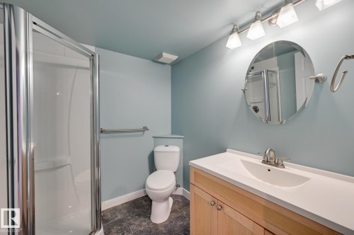 38 6032 38 Avenue, Edmonton, AB - Indoor Photo Showing Bathroom