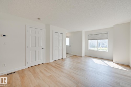 38 6032 38 Avenue, Edmonton, AB - Indoor Photo Showing Other Room