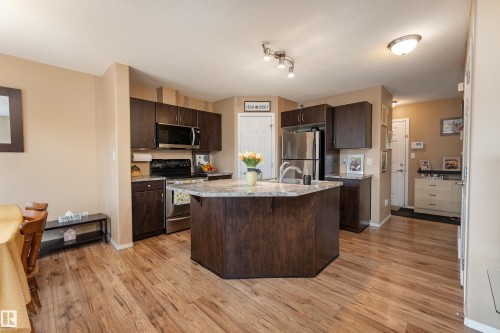 105 Galloway Wynd, Fort Saskatchewan, AB - Indoor Photo Showing Kitchen